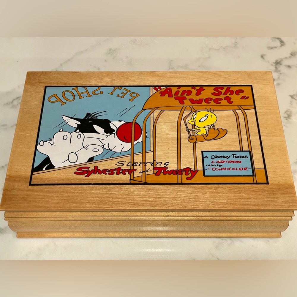 Looney Tunes wooden‎ jewelry box w/ Sylvester & Tweety- Vintage